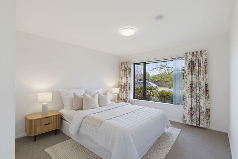 Photo of property in 1/42 Sawyers Arms Road, Northcote, Christchurch, 8052
