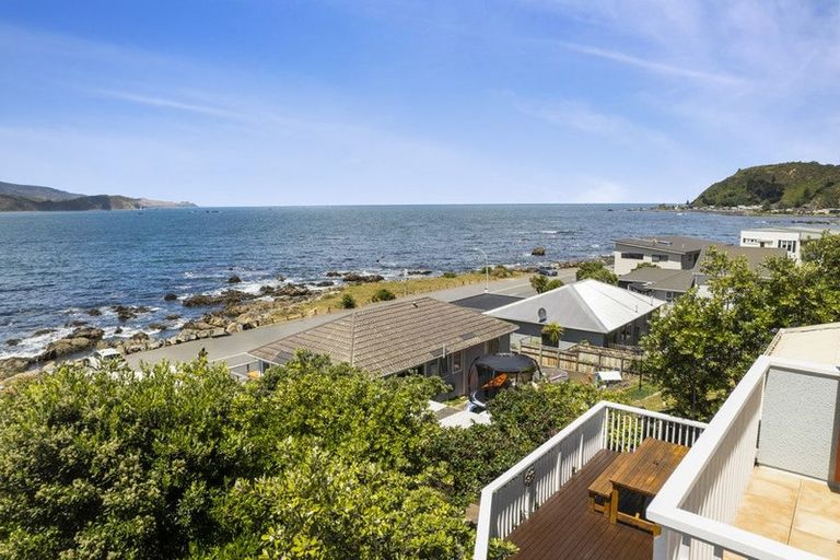 Photo of property in 61 Breaker Bay Road, Breaker Bay, Wellington, 6022