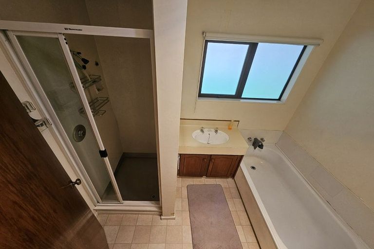 Photo of property in 65 Woodman Drive, Tawa, Wellington, 5028