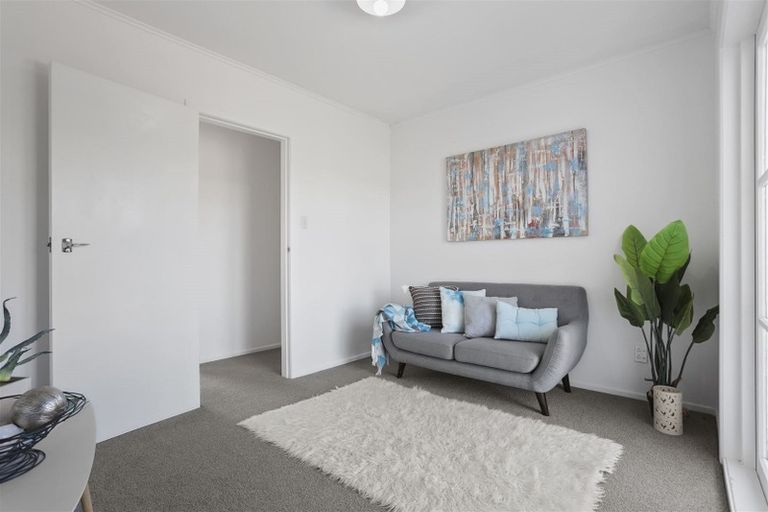 Photo of property in 3 Clinton Avenue, Te Atatu Peninsula, Auckland, 0610