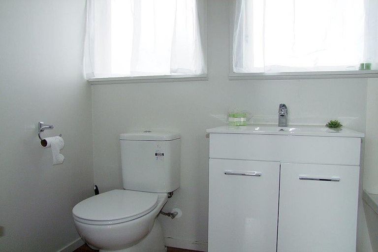 Photo of property in 24 Leman Street, Milton, 9220