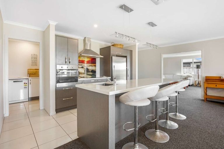 Photo of property in 10 Selliera Place, Papamoa Beach, Papamoa, 3118