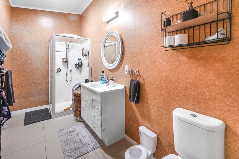 Photo of property in 202 Kempthorne Road, Russell, 0272