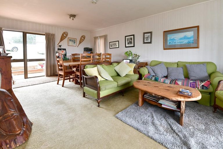 Photo of property in 30 Hand Road, Helensville, 0800