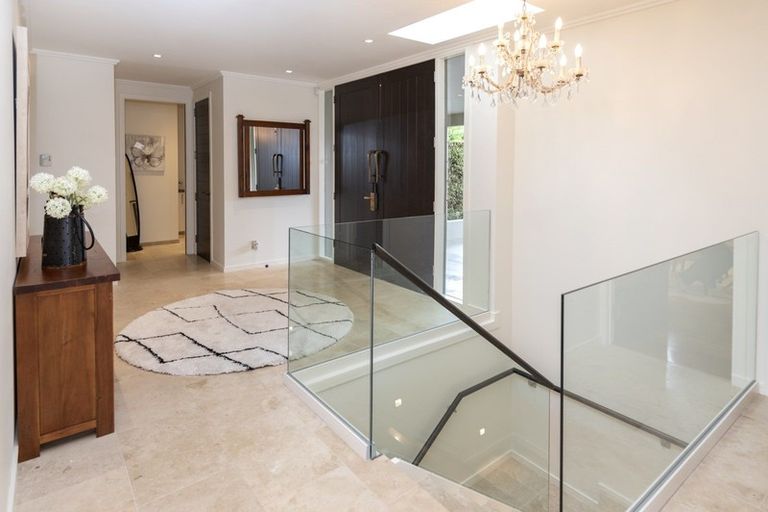 Photo of property in 5 Te Akau Crescent, Bucklands Beach, Auckland, 2012