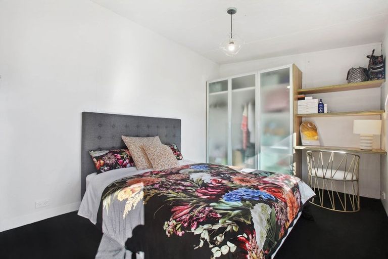 Photo of property in 15a Sea View Terrace, Cockle Bay, Auckland, 2014