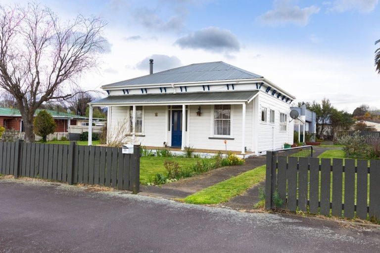 Photo of property in 23 Tennyson Street, Dannevirke, 4930