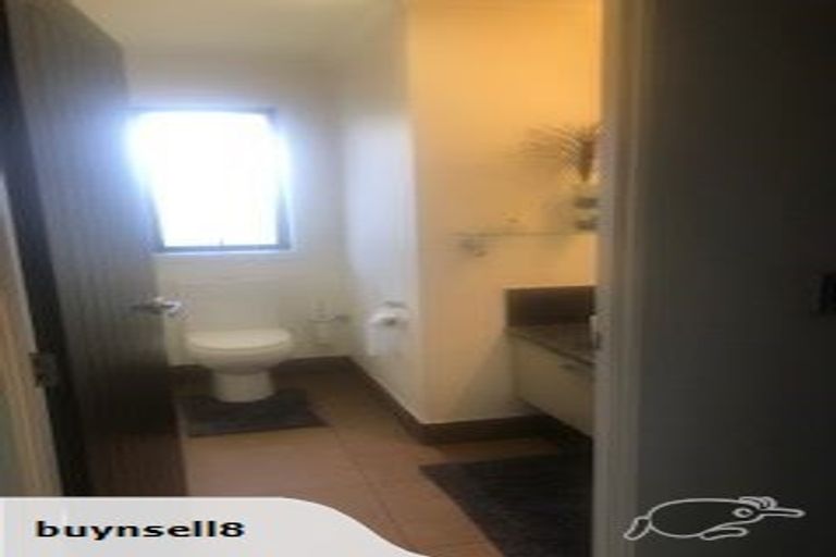 Photo of property in 111 Roberta Crescent, Orewa, 0931