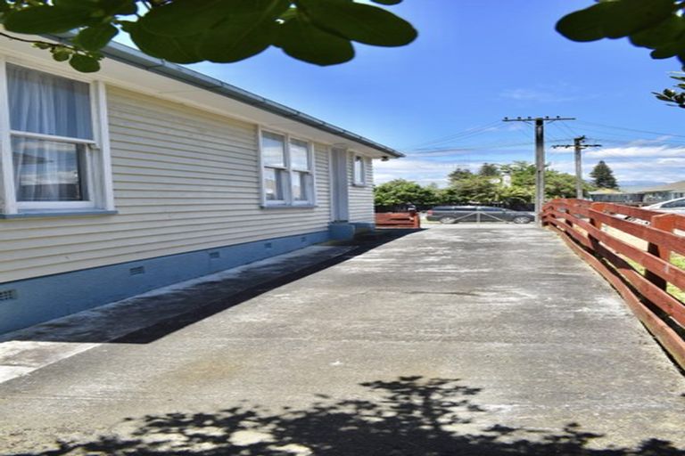 Photo of property in 13 Maire Street, Otaki, 5512