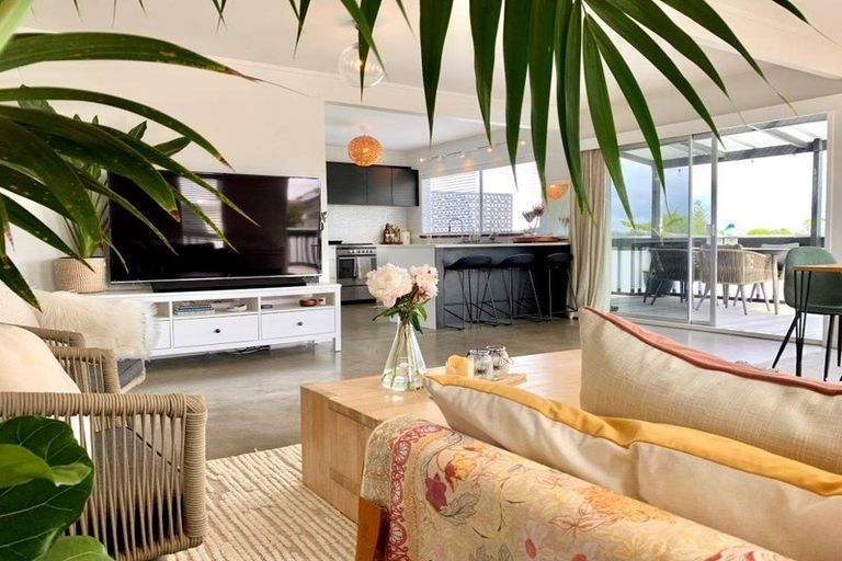 Photo of property in 1/23 Hart Road, Hauraki, Auckland, 0622