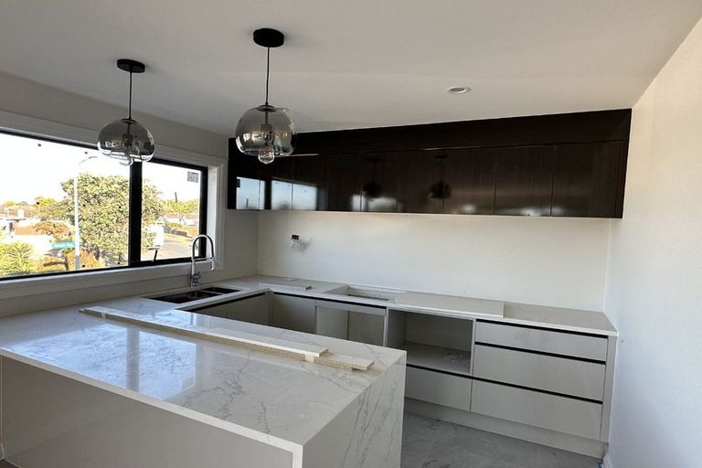 Photo of property in 2c Convair Crescent, Mangere, Auckland, 2022