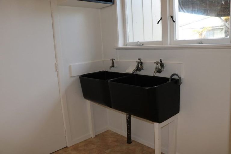 Photo of property in 28 Charles Road, Hannahs Bay, Rotorua, 3010