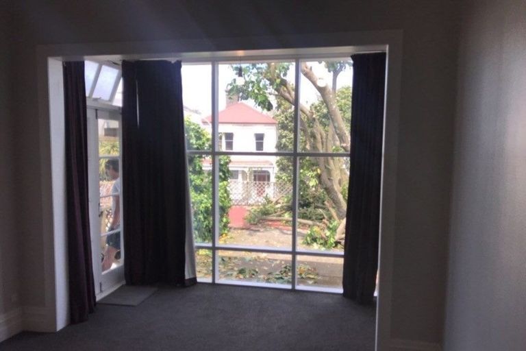 Photo of property in 34 Grove Road, Kelburn, Wellington, 6012