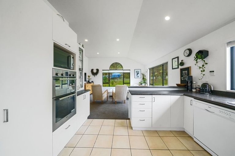 Photo of property in 41 Samwell Drive, Whitby, Porirua, 5024