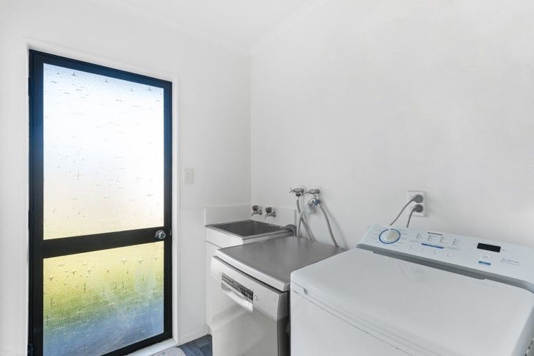 Photo of property in 29 Matthew Place, Kawaha Point, Rotorua, 3010