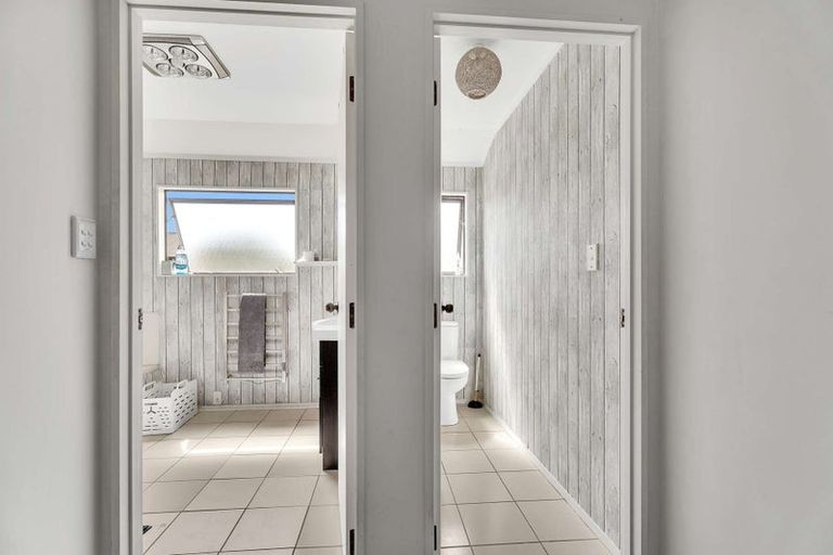 Photo of property in 14 Cholmondeley Crescent, Whitianga, 3510