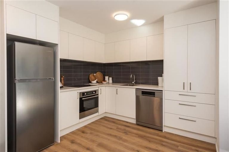 Photo of property in Amuri Park Apartments, 10/280 Bealey Avenue, Christchurch Central, Christchurch, 8013