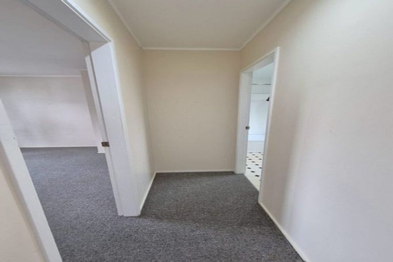 Photo of property in 6a Blacklock Avenue, Henderson, Auckland, 0612