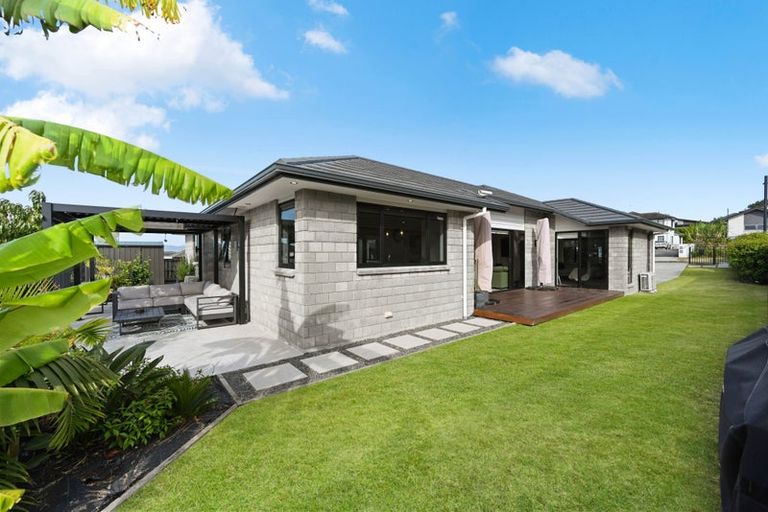 Photo of property in 8 Paiaka Place, Rototuna North, Hamilton, 3210