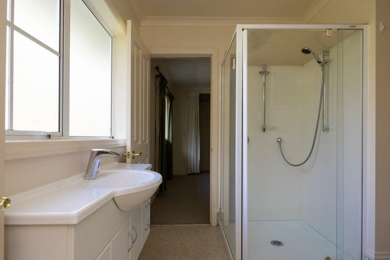 Photo of property in 114 Polson Hill Drive, Aokautere, Palmerston North, 4471