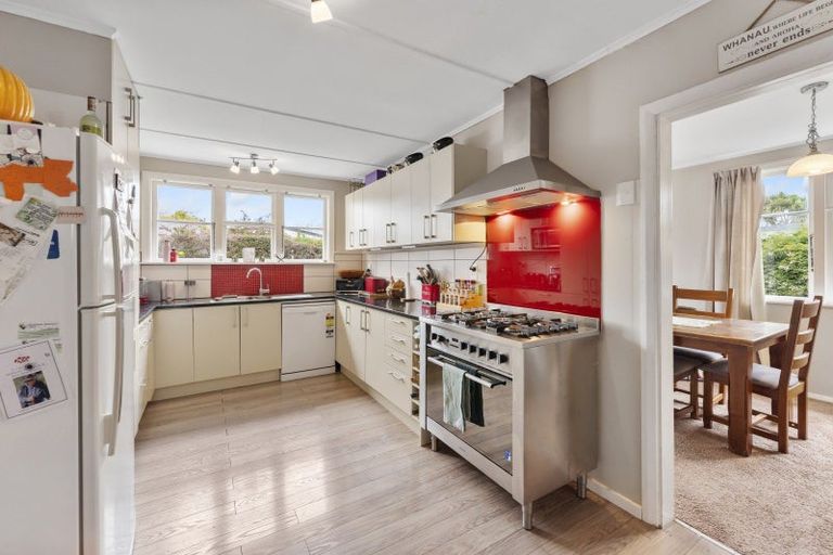 Photo of property in 28 Hudson Avenue, Ebdentown, Upper Hutt, 5018