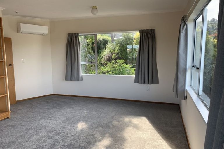 Photo of property in 17 Pioneer Crescent, Helensburgh, Dunedin, 9010