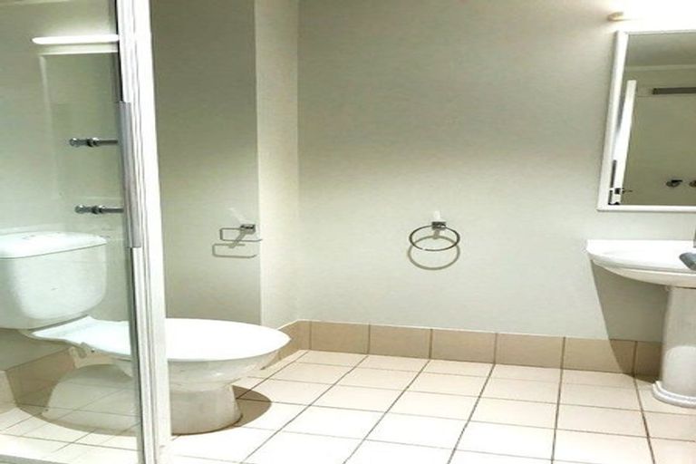 Photo of property in 12a/30 Westward Ho, Glen Eden, Auckland, 0602