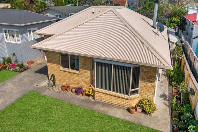 Photo of property in 19 Waverley Street, Elgin, Gisborne, 4010