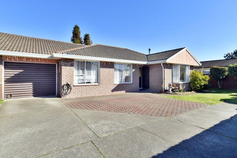 Photo of property in 2/23c Craven Street, Sockburn, Christchurch, 8042