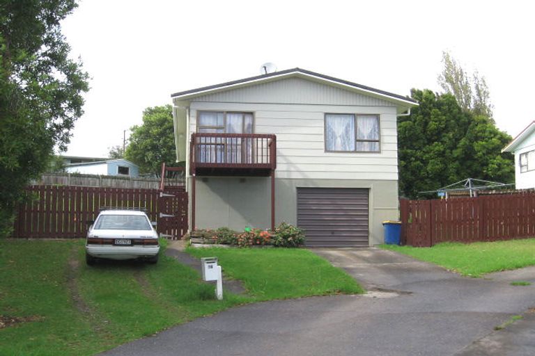 Photo of property in 16 Reinga Place, Massey, Auckland, 0614