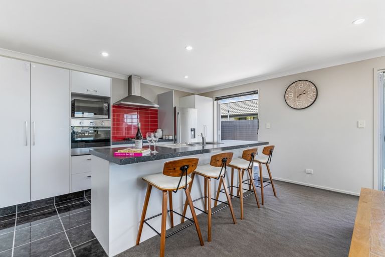 Photo of property in 39 Sunningdale Street, Wattle Downs, Auckland, 2103