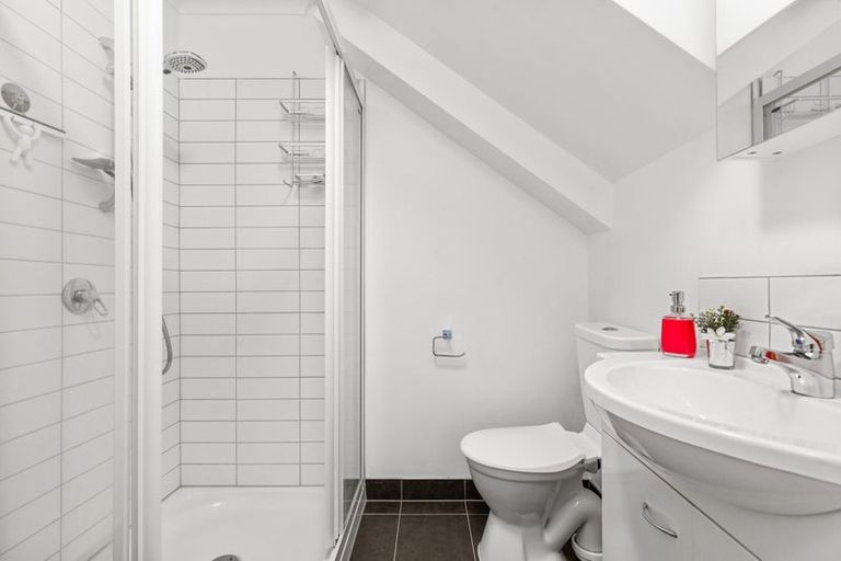 Photo of property in St Claire Village, 10/172 Mcleod Road, Te Atatu South, Auckland, 0610