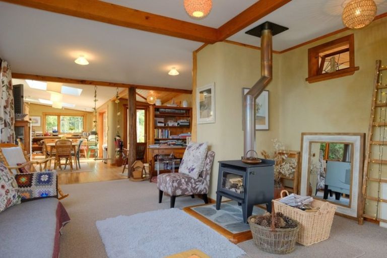 Photo of property in 1 Monowai Road, Ravensbourne, Dunedin, 9022