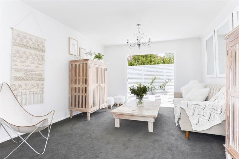 Photo of property in 4a Tiroroa Avenue, Te Atatu South, Auckland, 0610