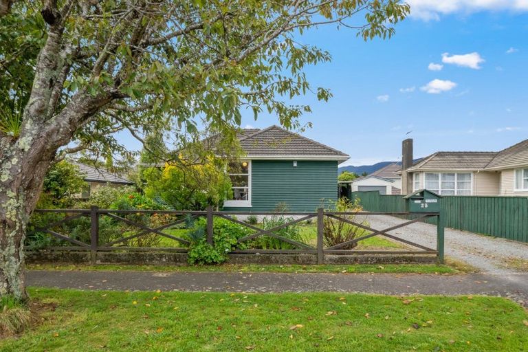 Photo of property in 25 Fraser Crescent, Elderslea, Upper Hutt, 5018