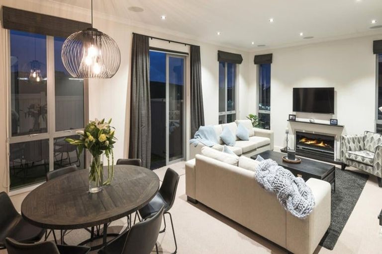 Photo of property in 43 Manor Park, Sunnyhills, Auckland, 2010