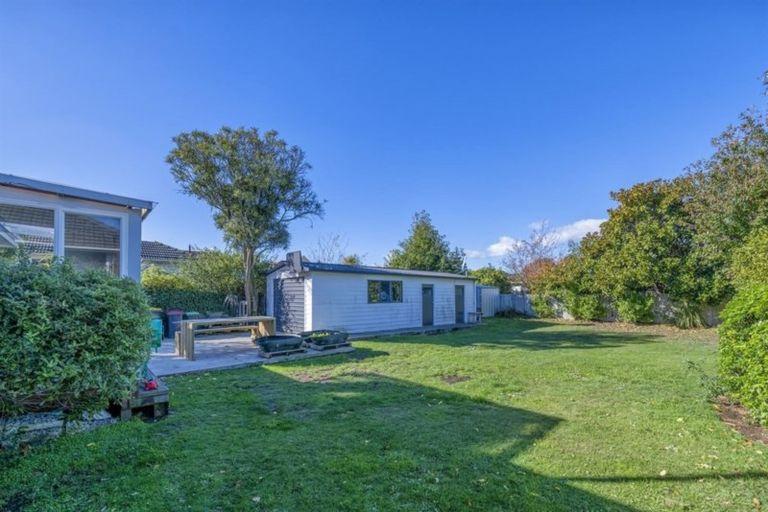 Photo of property in 106 Avonhead Road, Avonhead, Christchurch, 8042