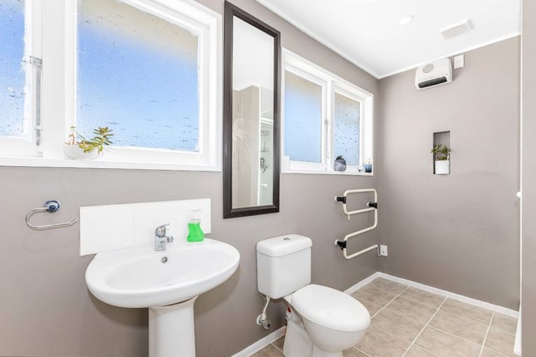 Photo of property in 23 Cypress Drive, Maungaraki, Lower Hutt, 5010