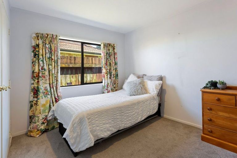 Photo of property in 19 Hadleigh Court, Paraparaumu, 5032