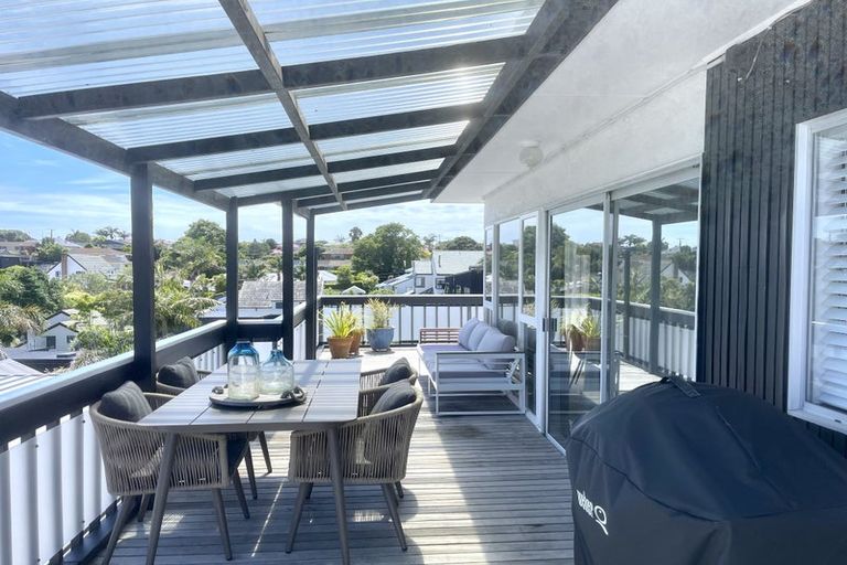 Photo of property in 1/23 Hart Road, Hauraki, Auckland, 0622