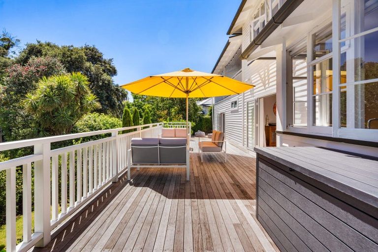 Photo of property in 23 Lighthouse Road, Bluff Hill, Napier, 4110