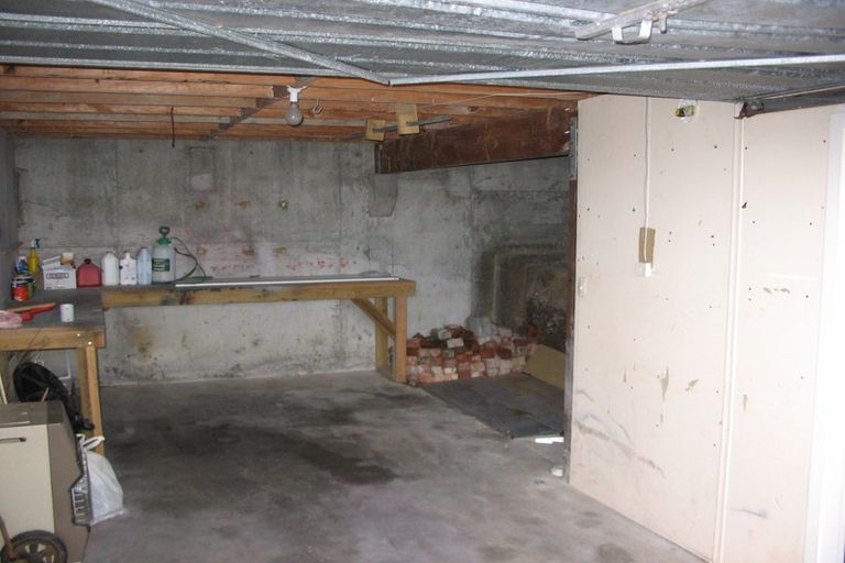 Photo of property in 8 Aspen Grove, Maungaraki, Lower Hutt, 5010