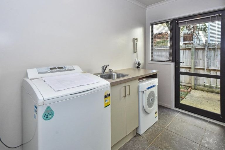 Photo of property in 16a Glenross Drive, Wattle Downs, Auckland, 2103