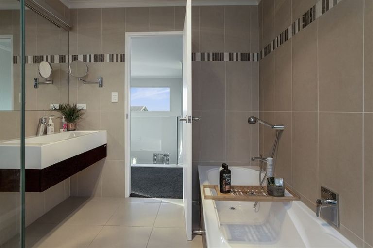 Photo of property in 37 Liberty Crescent, Beachlands, Auckland, 2018