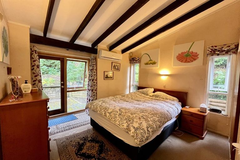 Photo of property in 35b Amapur Drive, Khandallah, Wellington, 6035