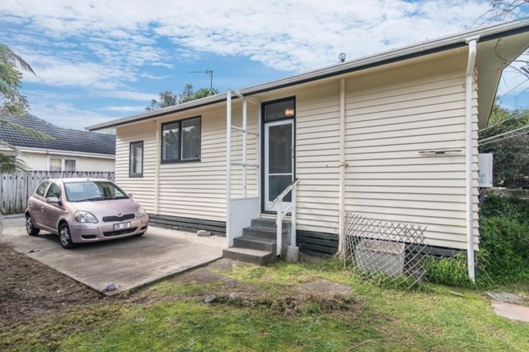 Photo of property in 5 Aorangi Road, Paraparaumu, 5032