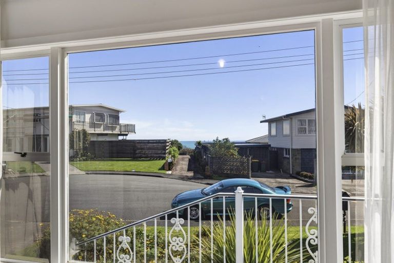 Photo of property in 3 Tay Street, Spotswood, New Plymouth, 4310