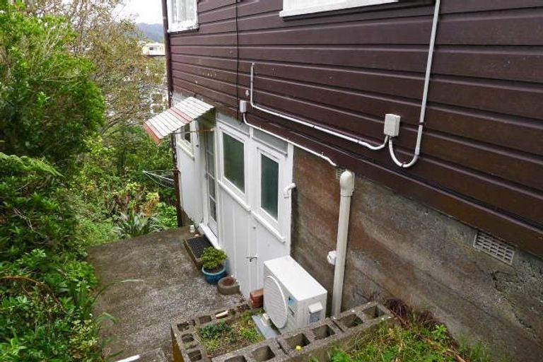 Photo of property in 31 Pembroke Road, Northland, Wellington, 6012