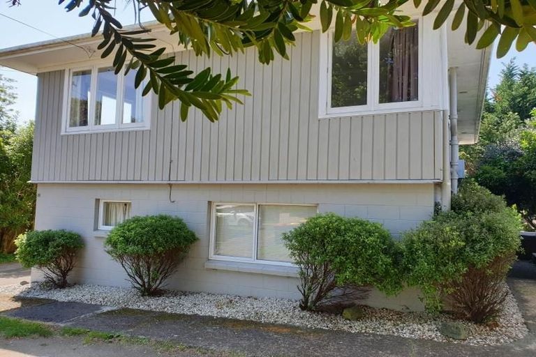 Photo of property in 1/56 Waipani Road, Te Atatu Peninsula, Auckland, 0610