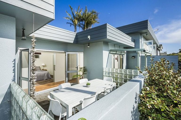 Photo of property in 1/27 Park Rise, Campbells Bay, Auckland, 0630